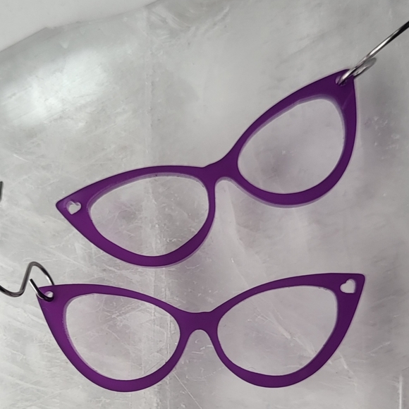 Cat eye frames laser cut dangle earrings - Picture 3 of 13